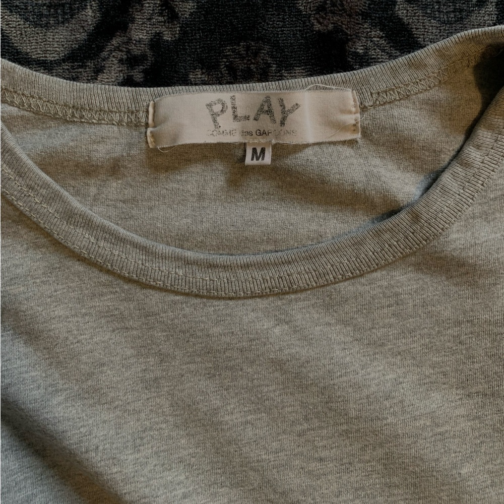 PLAY tee - Picture 4 of 5